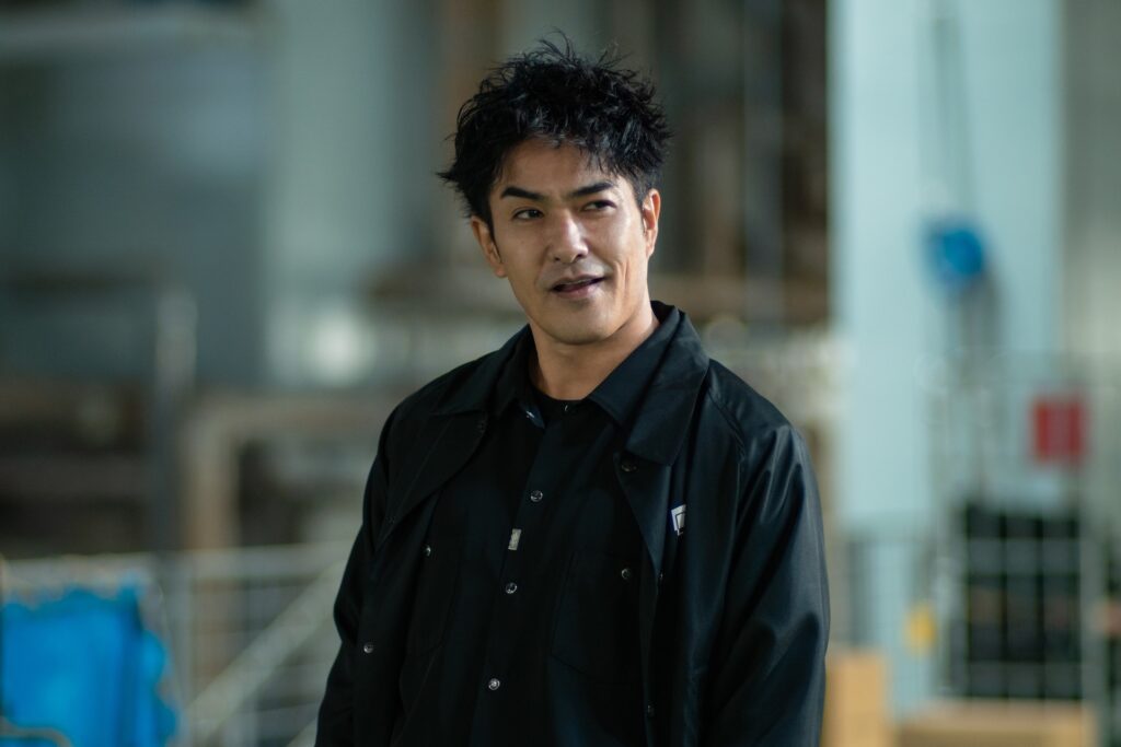 Kazuki Kitamura plays the role of the protagonist's boss.