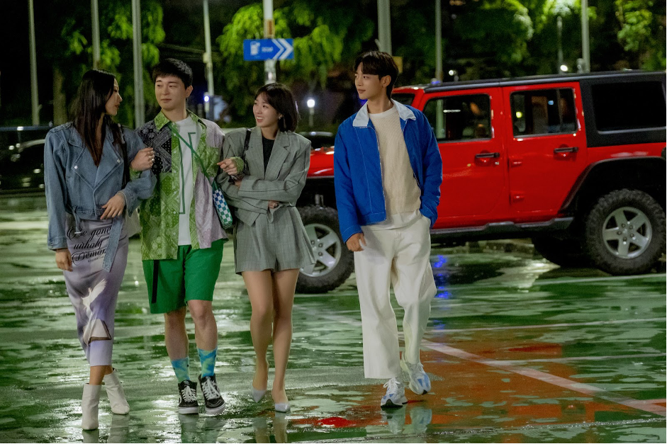 In The Fabulous, four best friends chase their dreams in the competitive world of fashion while juggling demanding jobs, romantic dilemmas and wild nights on the town.