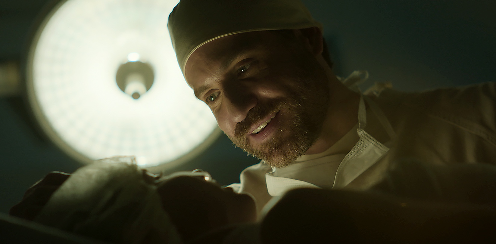 Edgar Ramirez. DEATH -- “Worth The Risk“ Episode 202 -- Pictured: Mandy Moore as Benita -- (Photo by: Scott McDermott/PEACOCK)