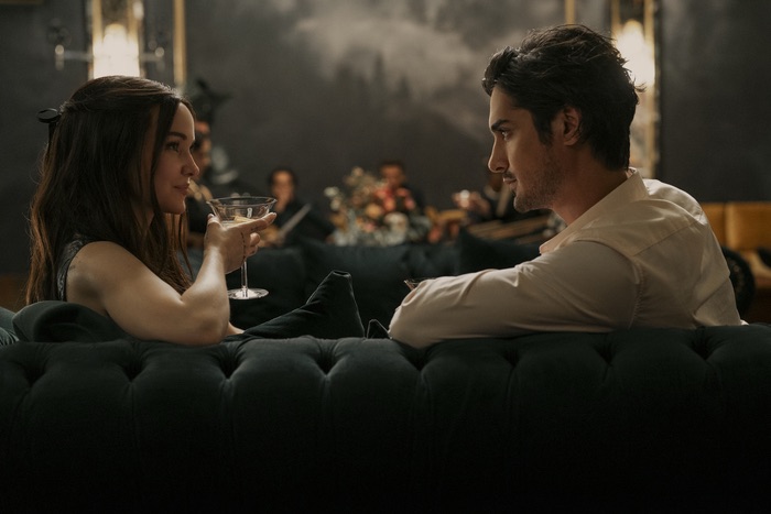 Ciara Wyse (Dove Cameron), Oliver Kennedy (Avan Jogia)