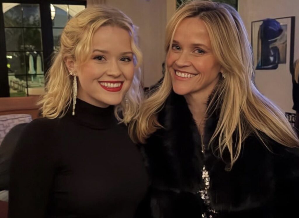 Ava Phillippe and Reese Witherspoon