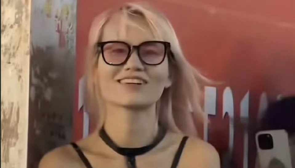 Changsha Nightlife Street Woman